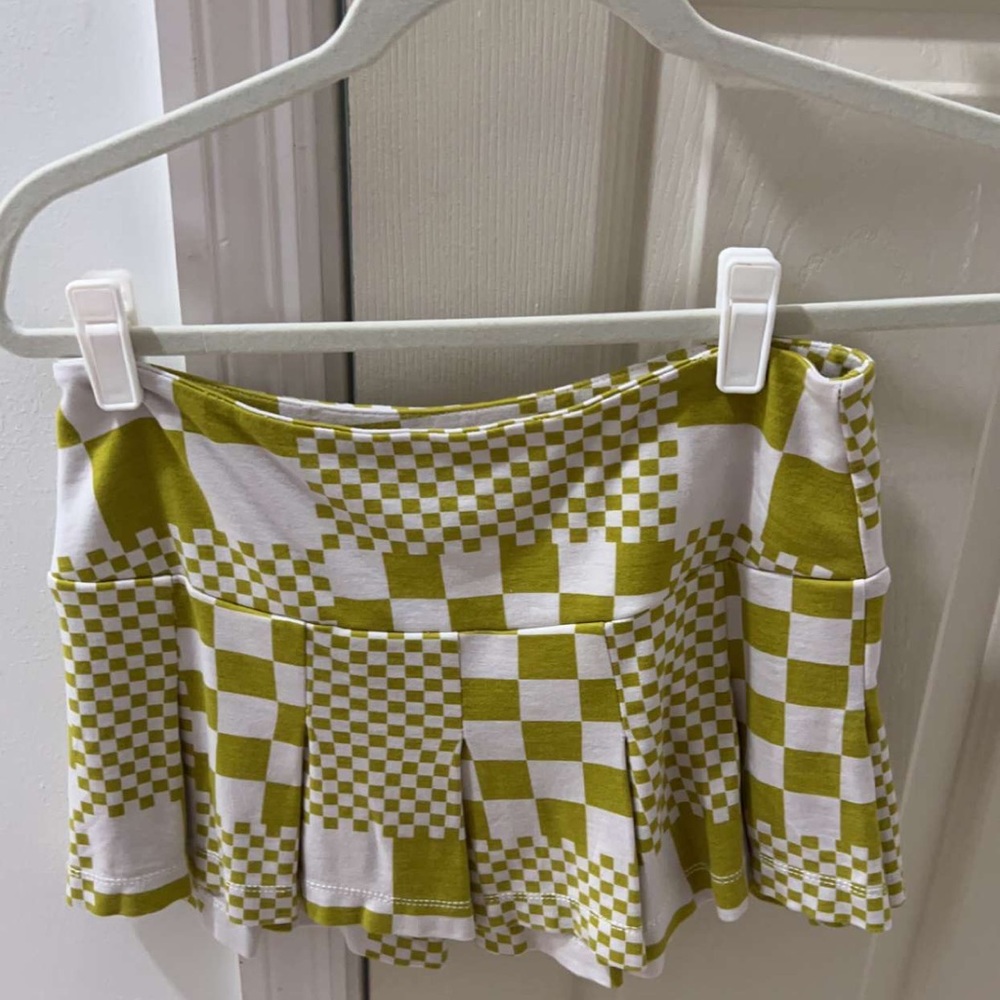 Urban outfitters green and white pleated skirt. Size small. $25.